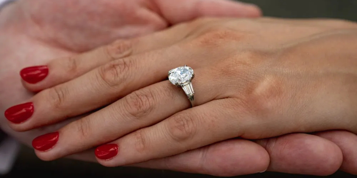 Stunning Engagement Rings Under $10,000