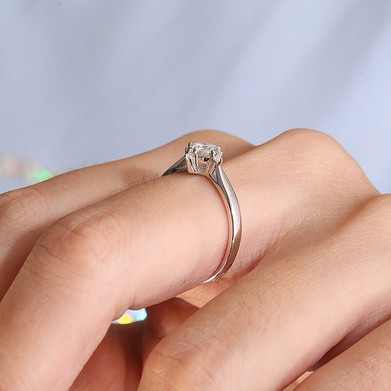 Solid Real 18K White Gold 0.8CT 6.0Mm round Cut D Color Moissanite Engagement Ring for Women Fine Jewelry