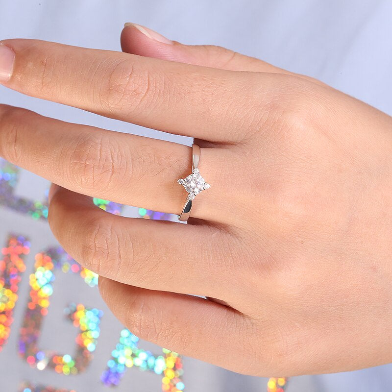 Solid Real 18K White Gold 0.8CT 6.0Mm round Cut D Color Moissanite Engagement Ring for Women Fine Jewelry